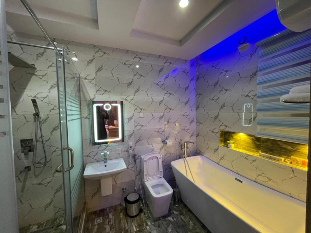 God'S Touch Apartments Signature Lagos Eksteriør bilde