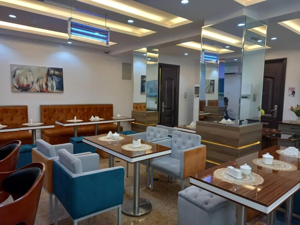 God'S Touch Apartments Signature Lagos Eksteriør bilde